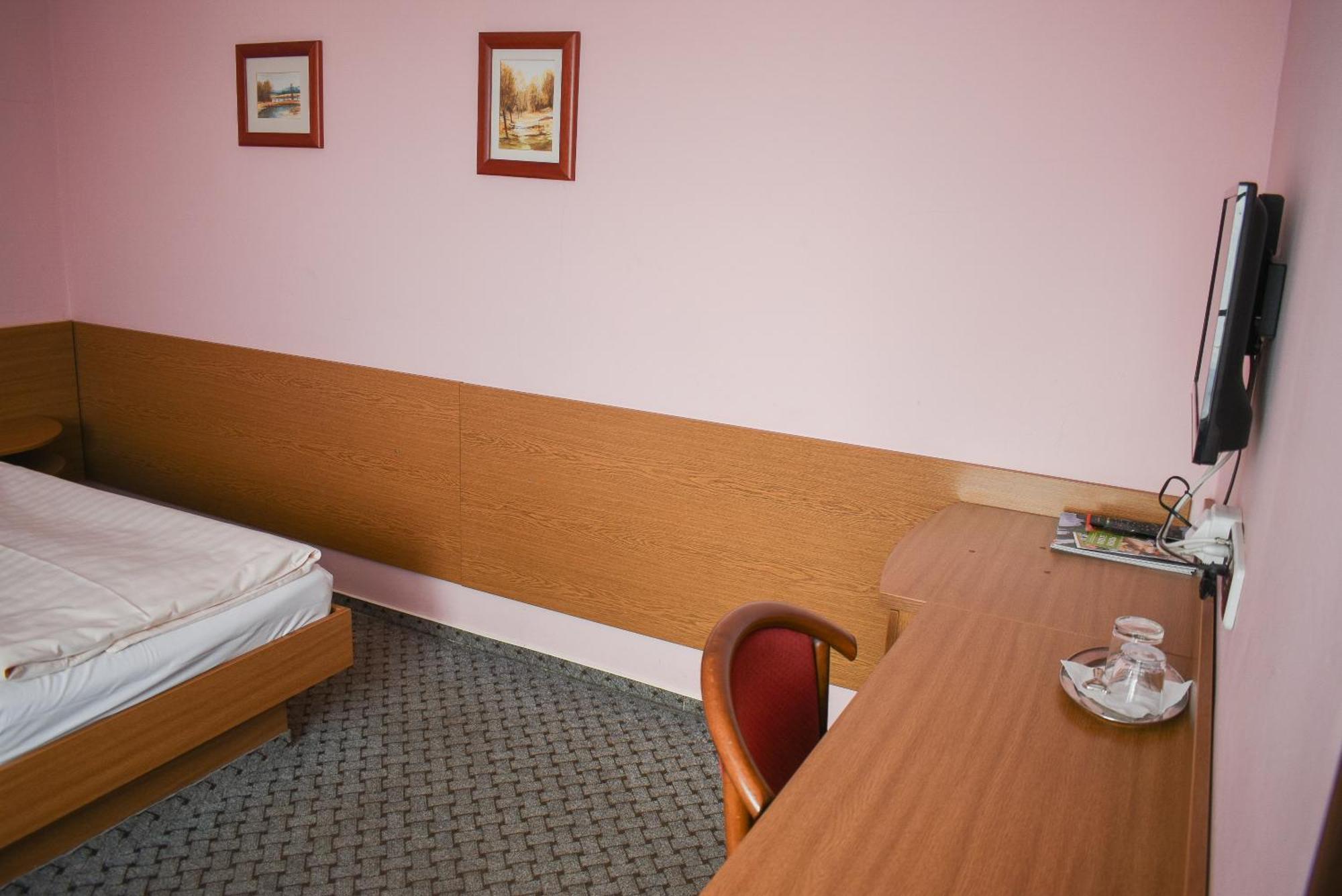 Hotel U Jiriho Humpolec Luaran gambar